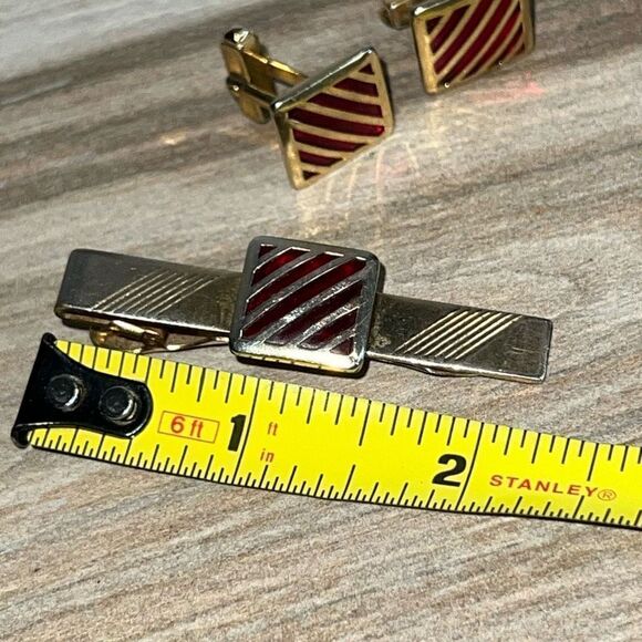 Vintage Red Striped Tie Bar And Cuff Links Set Mens Gold Tone Classic Old Money - Picture 3 of 10
